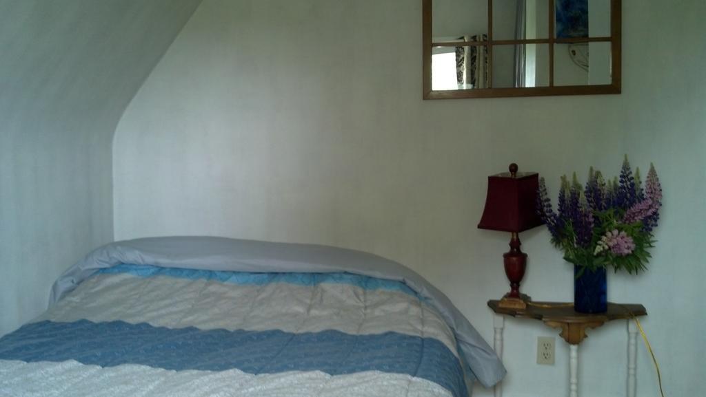 Lovely Green Gable Home Miscouche Extérieur photo